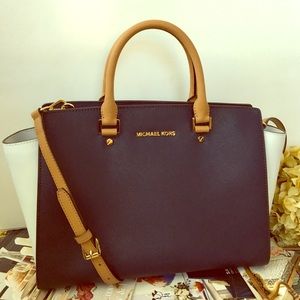 Michael Kors Navy Blue and White Selma